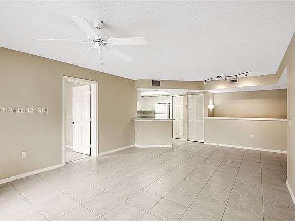3rd image of 2131 SE 10th Ave #13