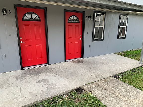 3rd image of 417 Stelly St #10