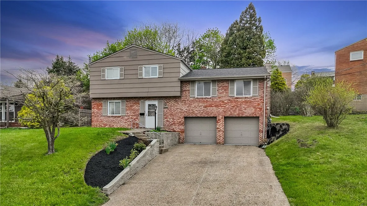 390 Grace St photo 1