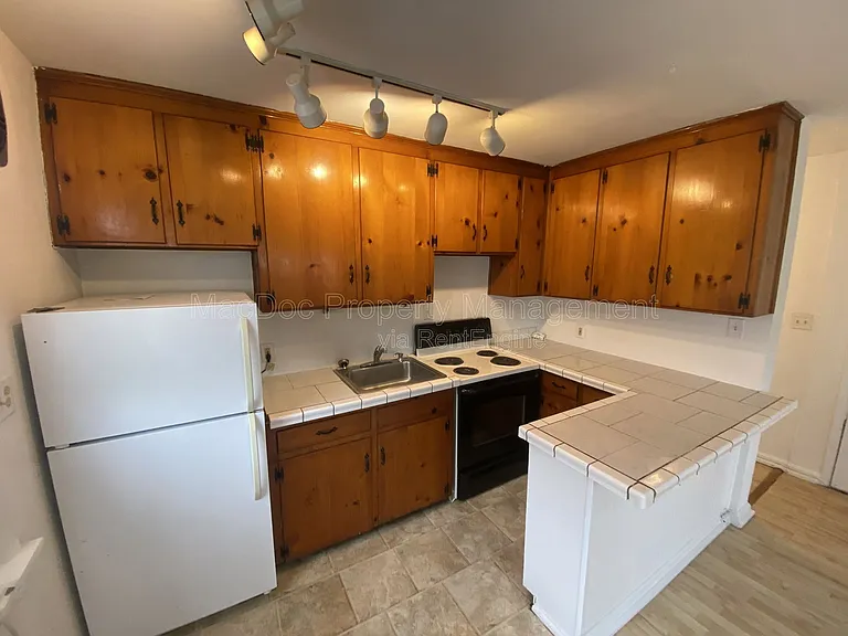 1003 Kenmore Ave #6 — Photo 6