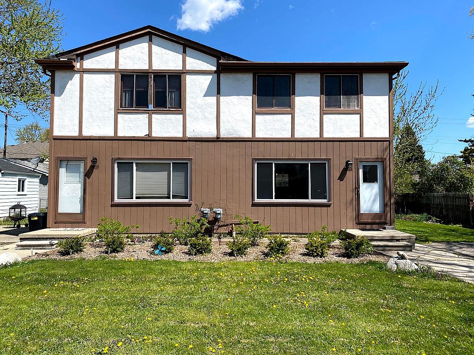 Exterior (Right Unit)