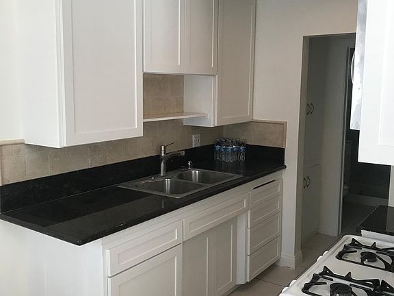 4th image of 311 Mesa Dr #12