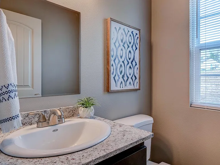 127 E Buchanan Rd — Photo 15