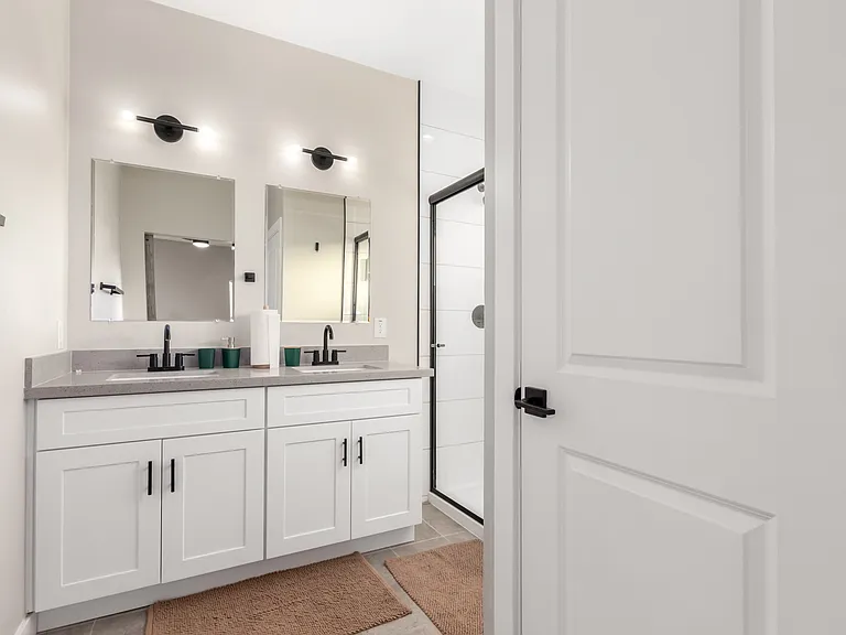 1908 W Lawrence Rd #2 — Photo 12