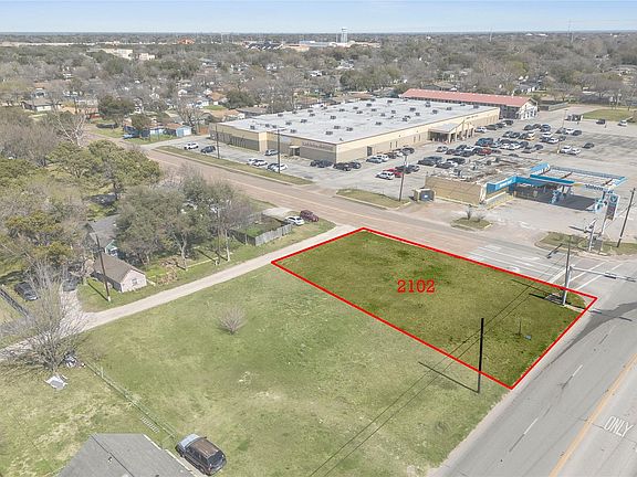 3rd image of 2102 Texas Ave
