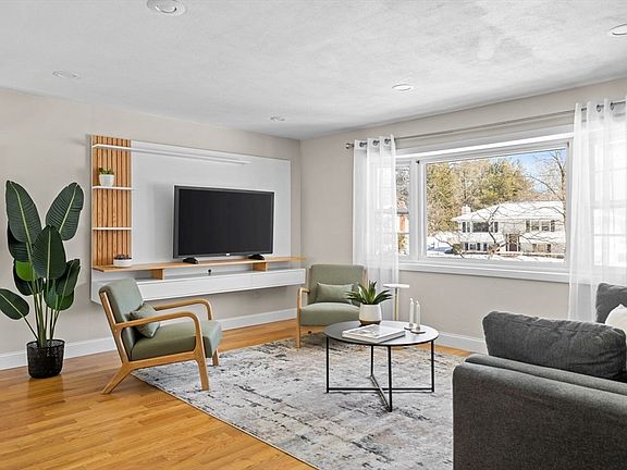 3rd image of 7 Dean Cir