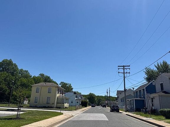 4th image of 2502 Sycamore Ave