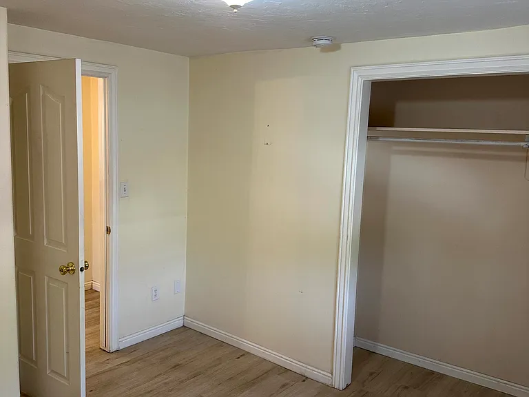 453 N 15th Ave #A — Photo 6