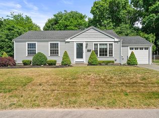 4 Woodedge Ln, Braintree, MA 02184