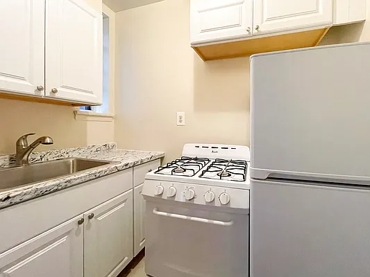 Rented by Oxford Property Group | media 9