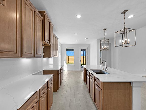 4th image of 811 Orchard Vale Way