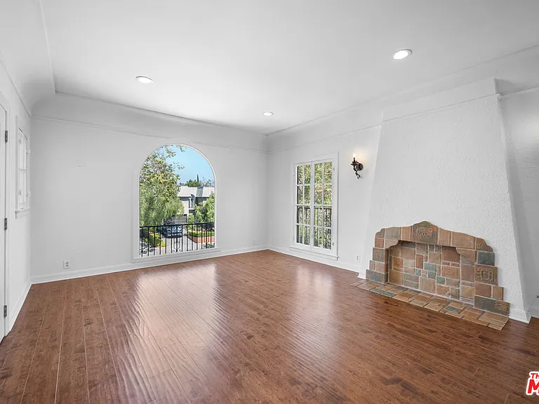 123 S Orange Dr — Photo 3