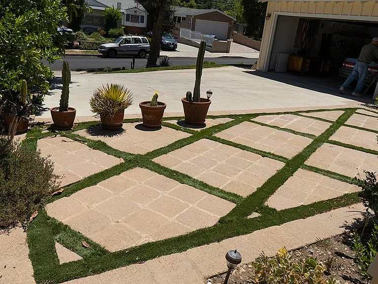 Driveway with Parking