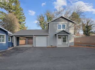 9046 SE Clinton St #B, Portland, OR 97266