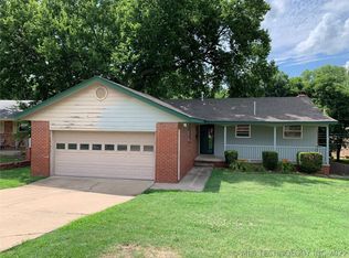 1035 SE Renick Ln, Bartlesville, OK 74006