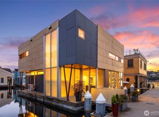 Fairview Landing, Seattle, WA 98102