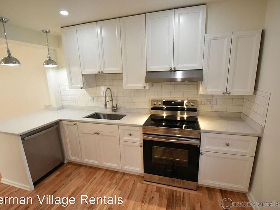 1st image of 39 E Blenkner St