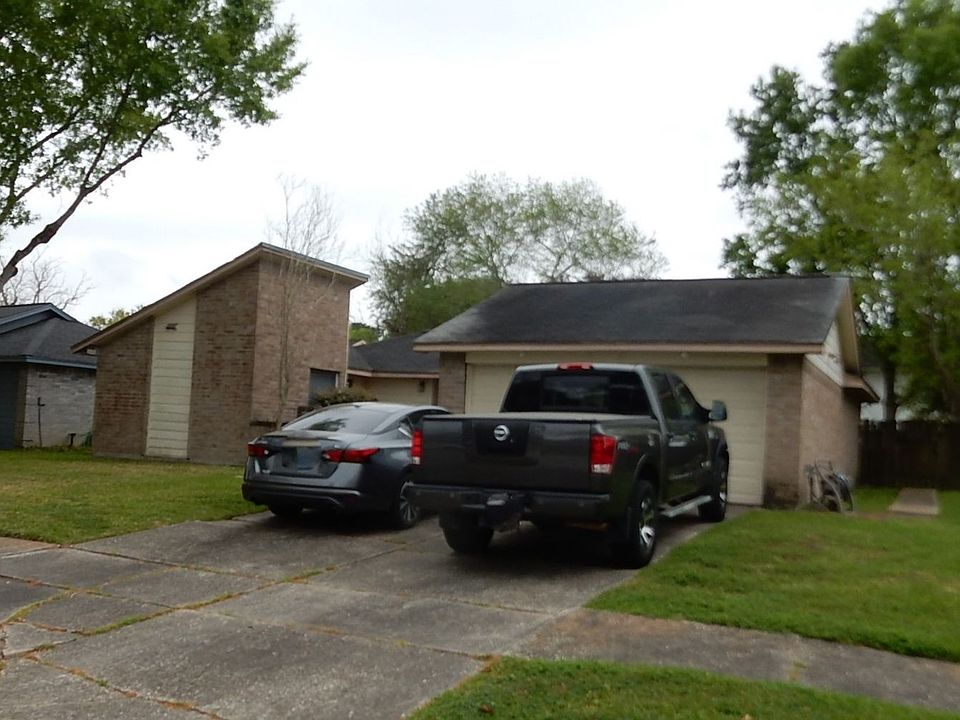 2nd image of 2619 Knoxville Dr