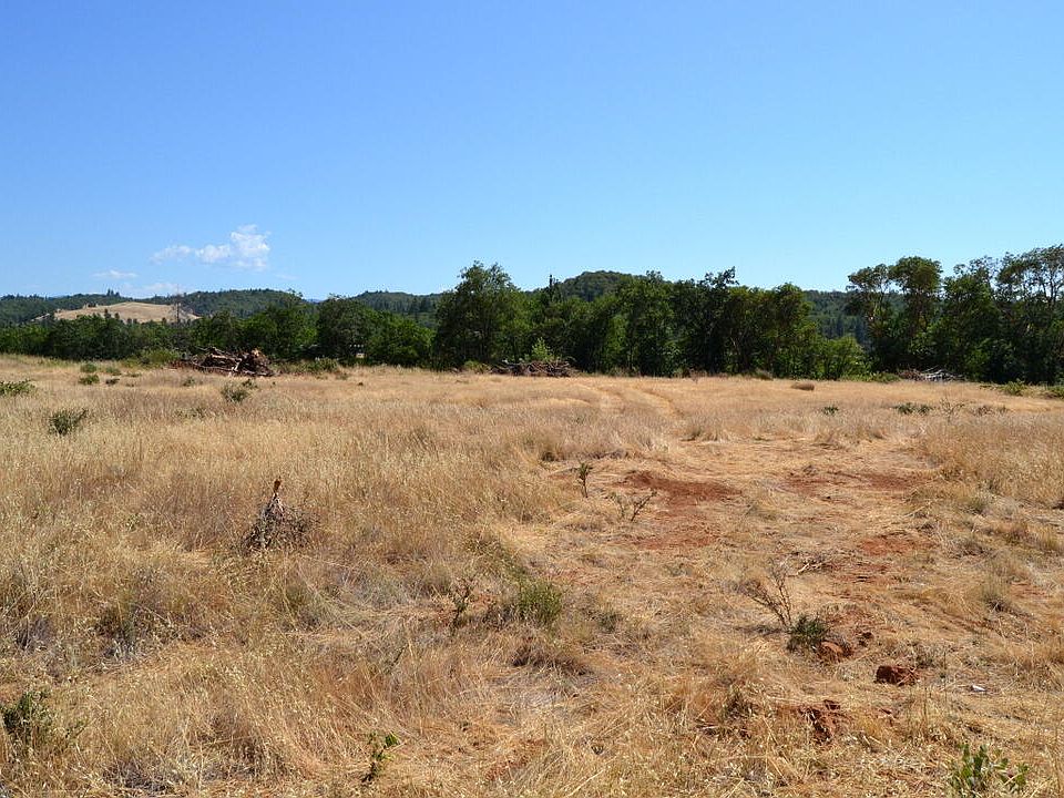 2nd image of 669 Harris Rd