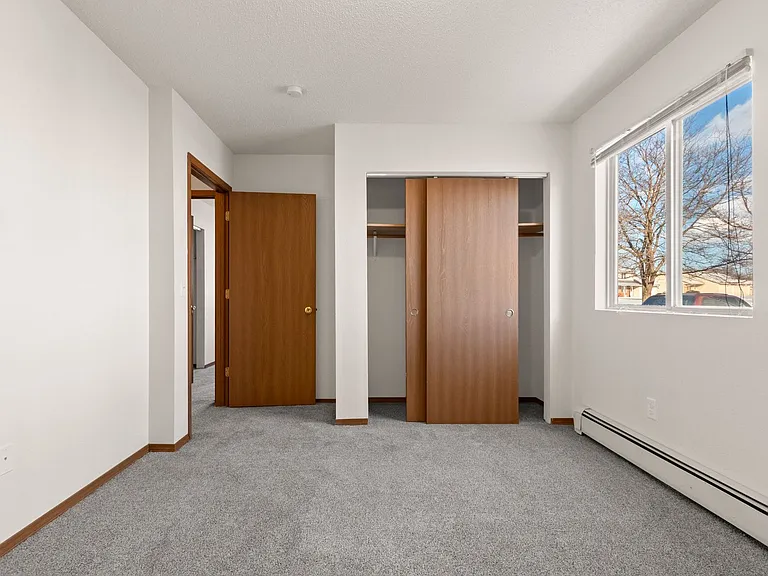 Sunshine Court Apartments — Photo 13