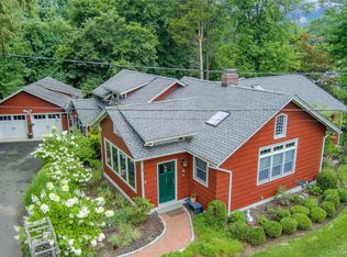 4 Carlann Ln, Valley Cottage, NY 10989