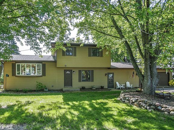 2nd image of 1751 Margaret St
