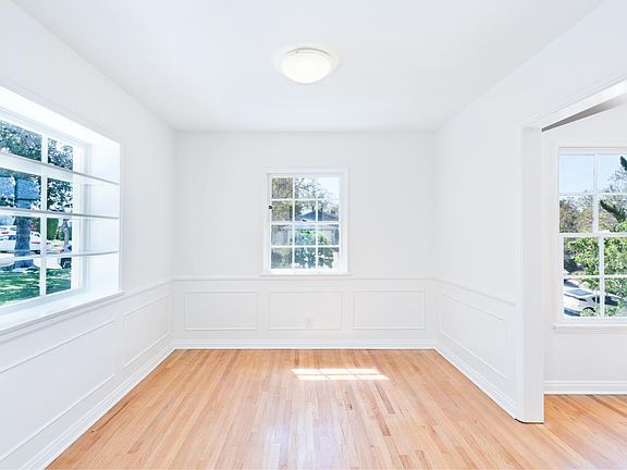 5th image of 10537 Tennessee Ave
