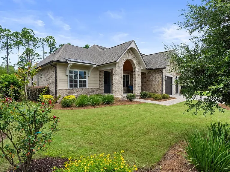 210 Revana Way — Photo 3