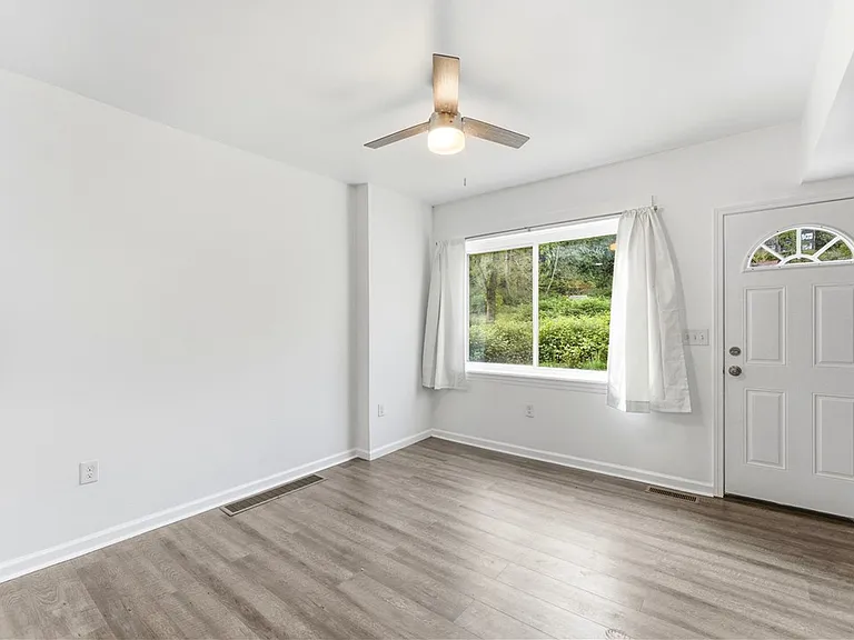 117 E Jefferson St #1 — Photo 3