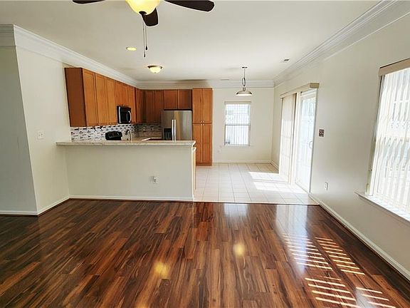 4th image of 805 Gem Ct