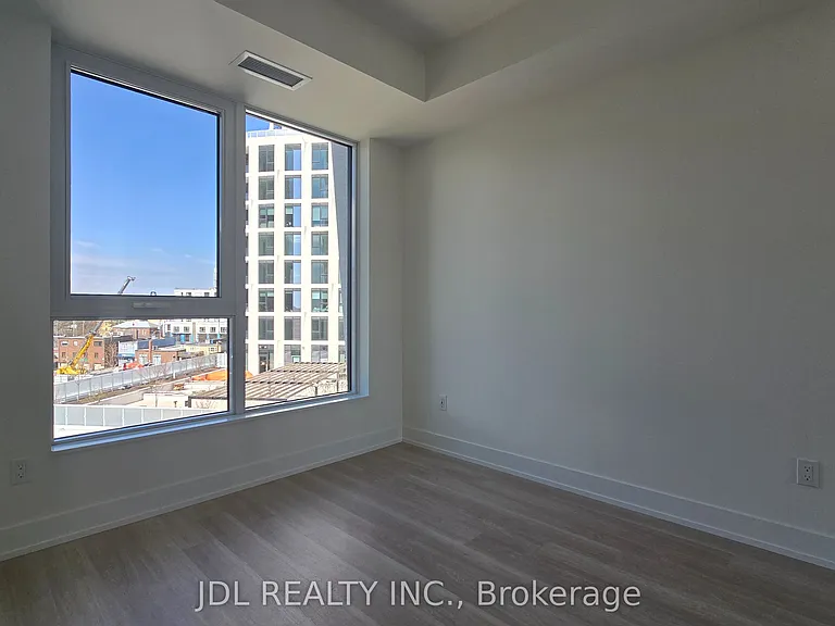 60 Central Park Dr #807 — Photo 13