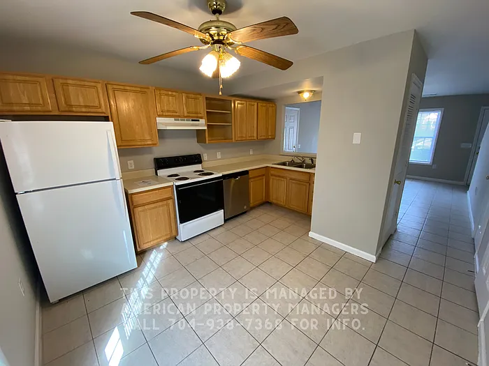 501 Martin Cir #D — Photo 3
