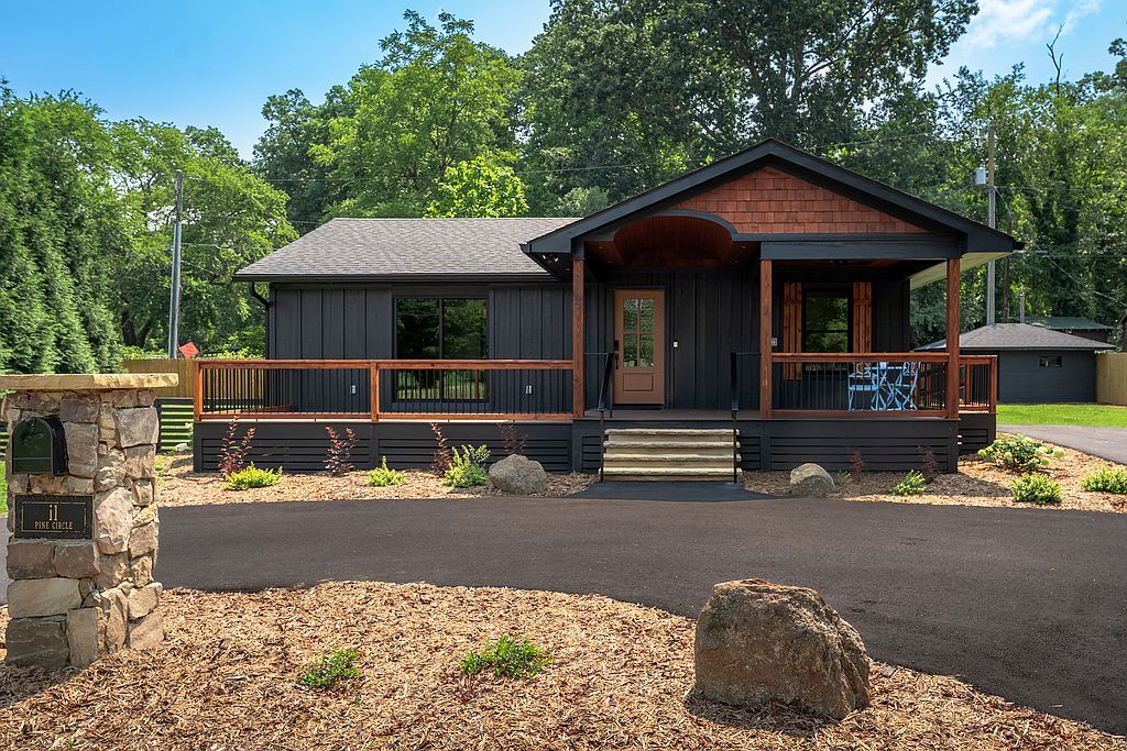 11 Pine Cir - Property Image