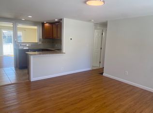 11 Rhodes Cir #11, Hingham, MA 02043