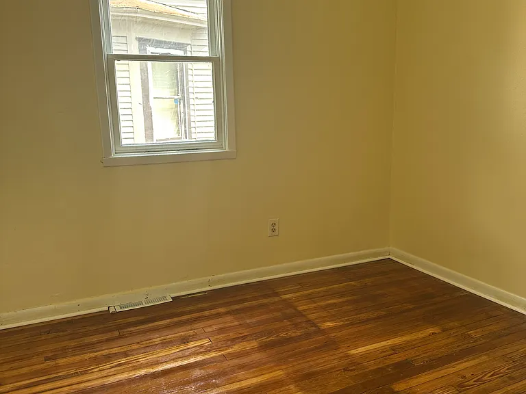 54 Humber Ave #1 — Photo 3
