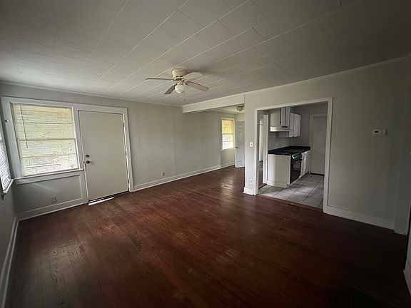 3rd image of 5209 Brentwood Ln