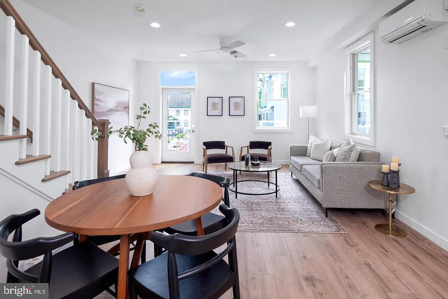 2 bed, 2.5 bath, 1220 sqft, $4,450 — Photo 4