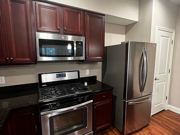 4th image of 109 Churchill St #111