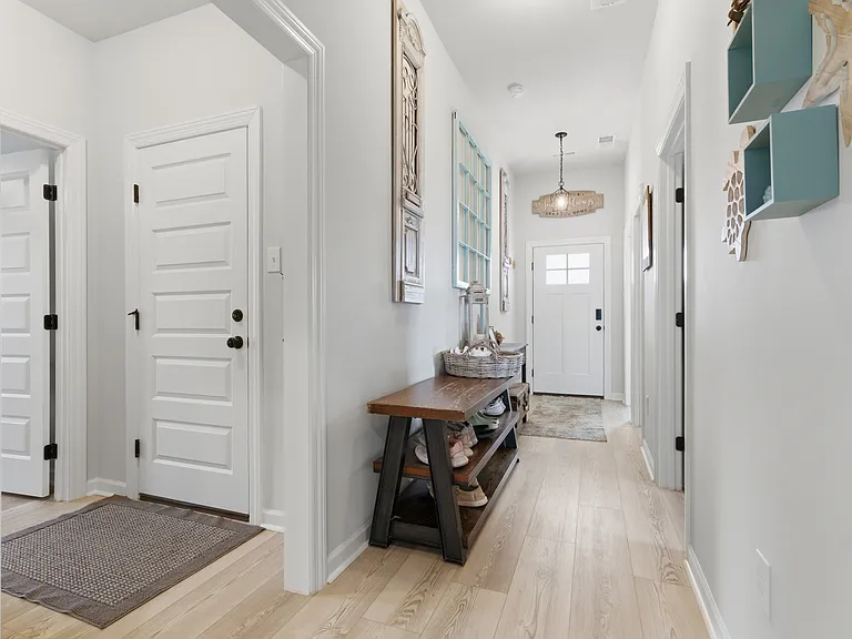 221 Willie Sanders Dr — Photo 4