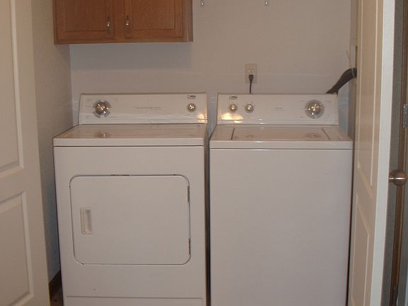 4th image of 371 NE Adams Dairy Pkwy #371