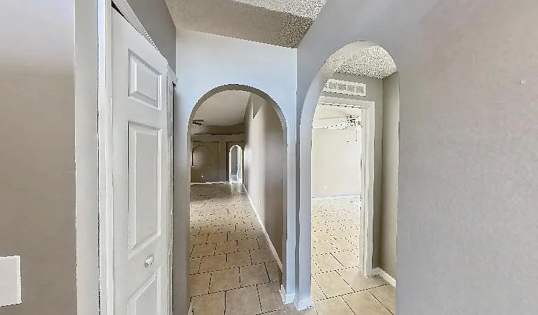 881 Vanderbilt Dr — Photo 14
