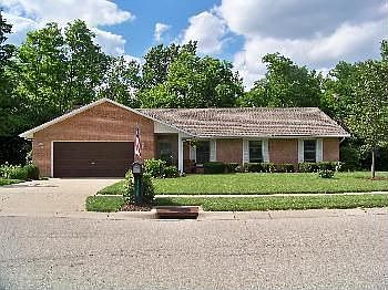1st image of 225 Orchard Hill Dr