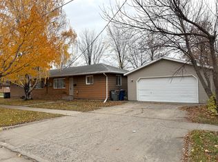 1621 9th Ave S, Moorhead, MN 56560