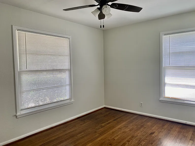 425 Bondstone Dr — Photo 5