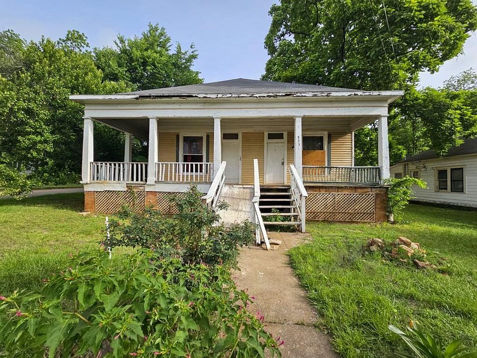 1st image of 823 W Louisiana St