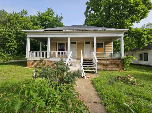 823 W Louisiana St, Palestine, TX 75801