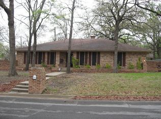 611 Queens Rd, Denison, TX 75020