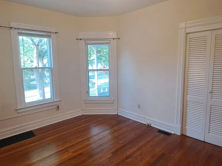 502 S Aurora Street — Photo 10