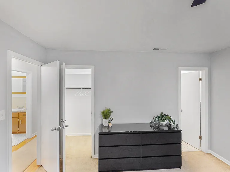 1306 Francisco Dr — Photo 11