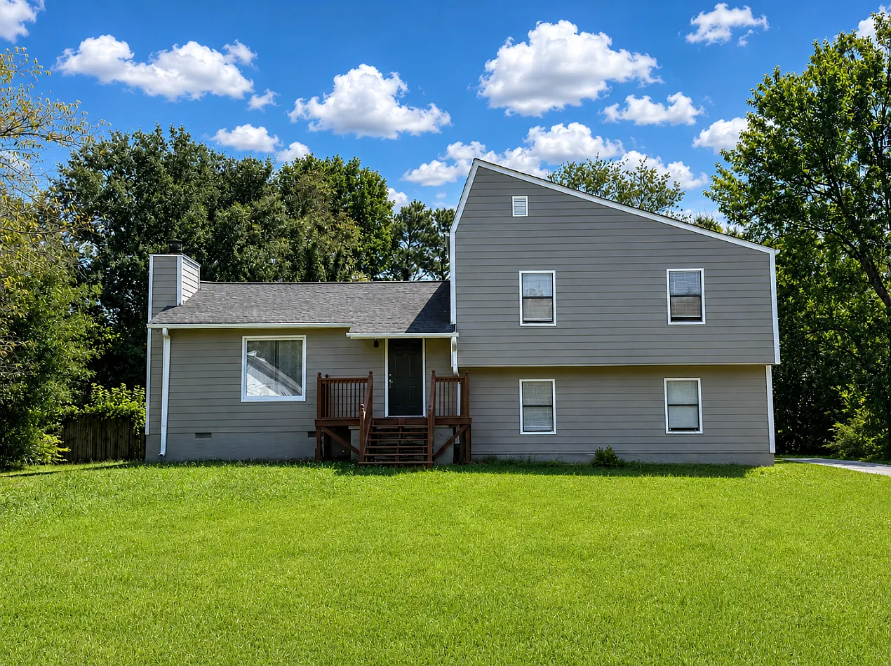 4 bed, 1304 sqft, $2,100 — Photo 1